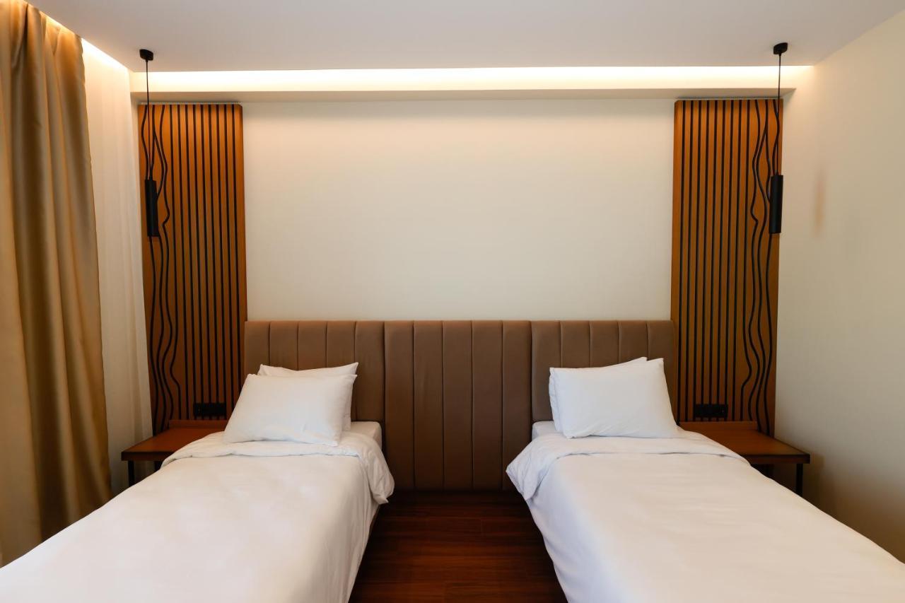 Valza Boutique Hotel Влёра Экстерьер фото