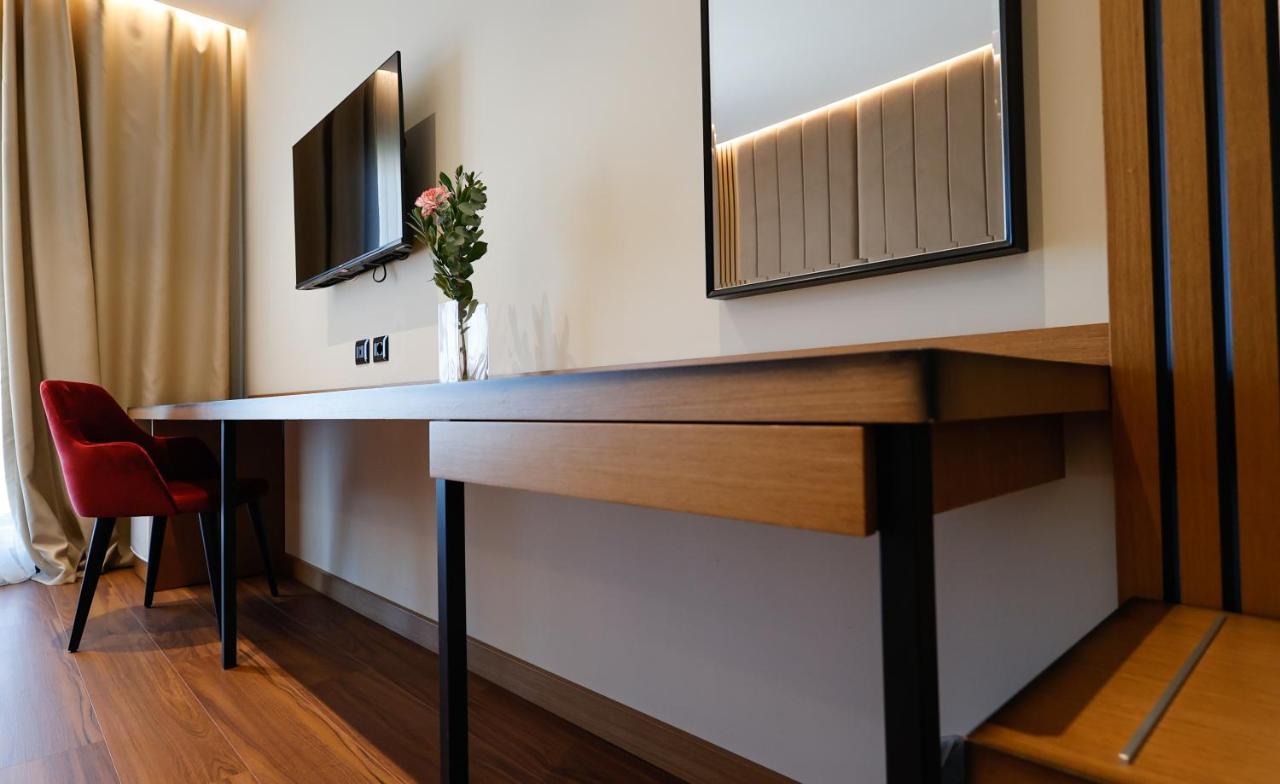 Valza Boutique Hotel Влёра Экстерьер фото