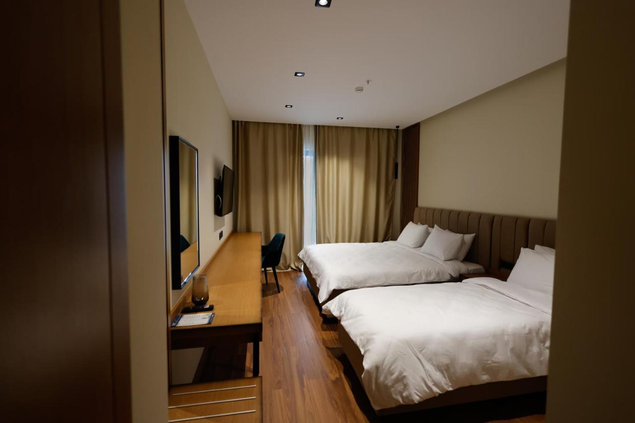 Valza Boutique Hotel Влёра Экстерьер фото